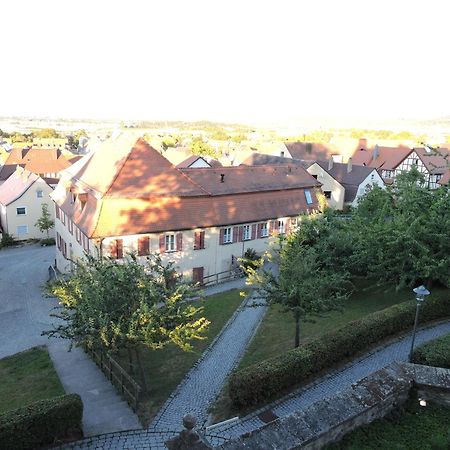 Turmstueble Im Torhaus Von 1545 Apartment Burgbernheim Luaran gambar