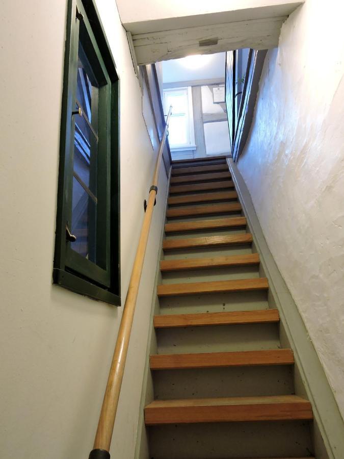 Turmstueble Im Torhaus Von 1545 Apartment Burgbernheim Luaran gambar