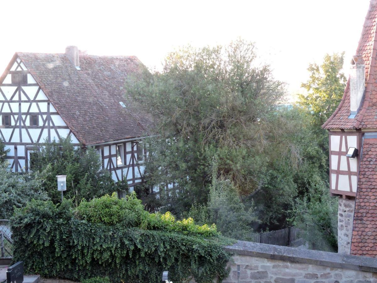 Turmstueble Im Torhaus Von 1545 Apartment Burgbernheim Luaran gambar