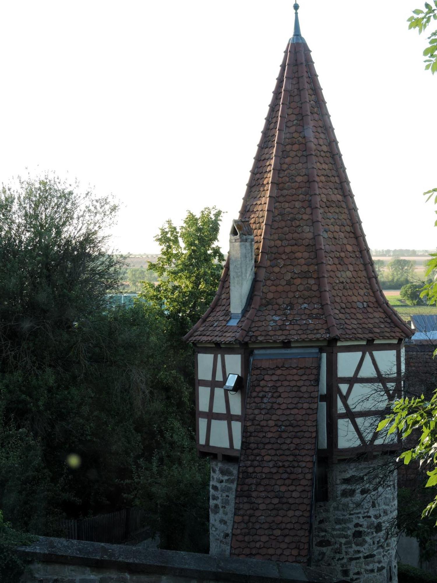 Turmstueble Im Torhaus Von 1545 Apartment Burgbernheim Luaran gambar